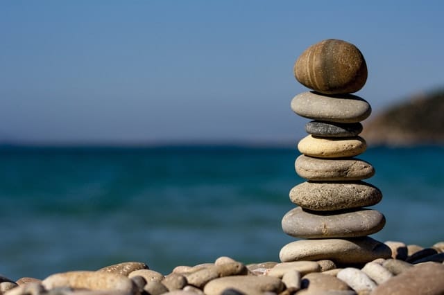 pile of rocks balancing